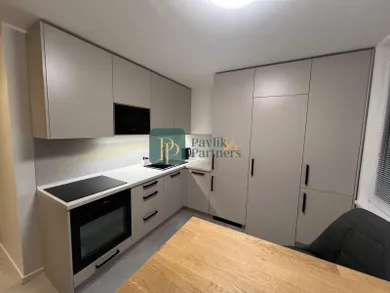 Na prenájom 2-izbový byt, 65 m², Nitra, Ďumbierska