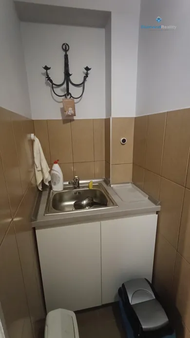 Na prenájom komerčné, 23 m², Nitra, Farská