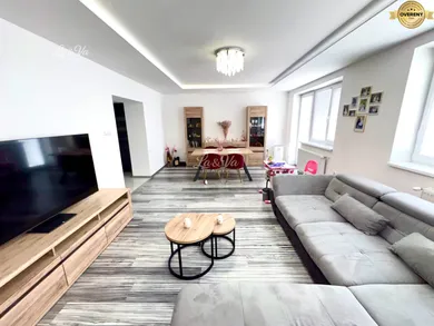 Domy na sprzedaż, 4-pokojowe, Nitra · €399 900