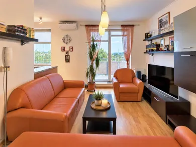 Na predaj 2-izbový byt, 57 m², Bratislava-Petržalka, Budatínska