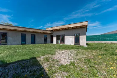 Domy na sprzedaż, 4-pokojowe, Ruskov · €219 000