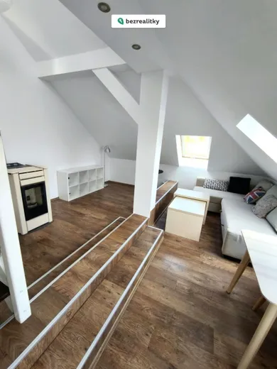 Byty na prenájom 2-izbový, Bratislava-Nové Mesto · €700