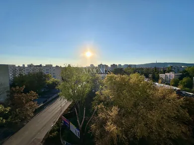 Na prenájom 3-izbový byt, 81 m², Bratislava-Ružinov, Haburská