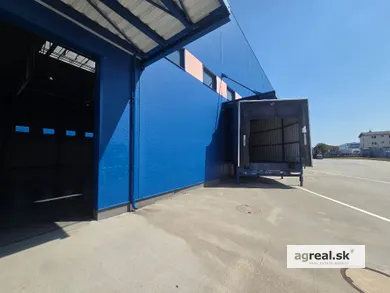 Na prenájom komerčné, 26 m², Bratislava-Nové Mesto