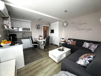 Mieszkania na sprzedaż, 3-pokojowe, Tlmače · €99 000