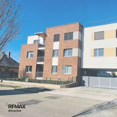 Byty na prenájom 3-izbový, Dunajská Streda · €700