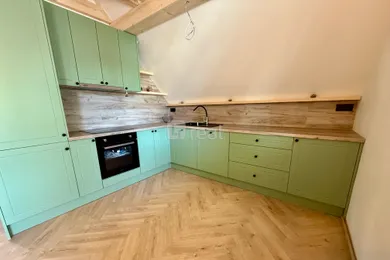 Na predaj 3-izbový byt, 70 m², Ivanka pri Dunaji, Okružná