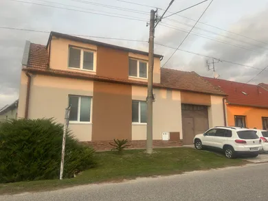 Na predaj 4-izbový dom, 170 m², Pezinok, dlha