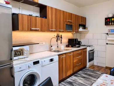 Na predaj 4-izbový byt, 89 m², Bratislava-Karlova Ves, Veternicová