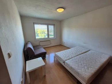 Na prenájom 1-izbový byt, 34 m², Banská Bystrica, Cesta K Smrečine