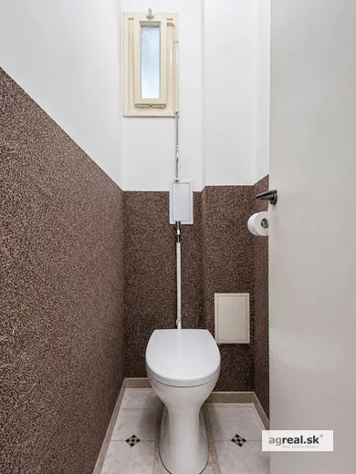 Na predaj 3-izbový byt, 76 m², Bratislava-Staré Mesto