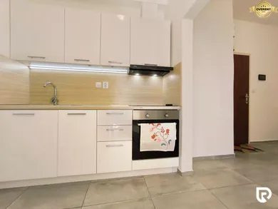 Na prenájom 2-izbový byt, 44 m², Bratislava-Nové Mesto, Kukučínova