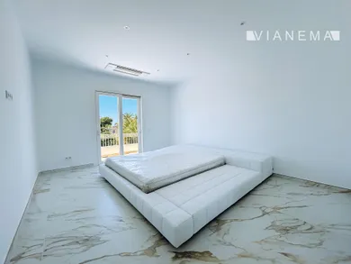 Na predaj 5-izbový dom, 587 m²