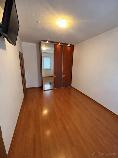 Na predaj 3-izbový byt, 65 m², Košice-Sídlisko KVP, Húskova