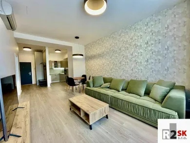 Na predaj 2-izbový byt, 61 m², Žilina, Komenského