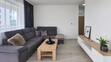 Na prenájom 2-izbový byt, 80 m², Poprad, Allendeho