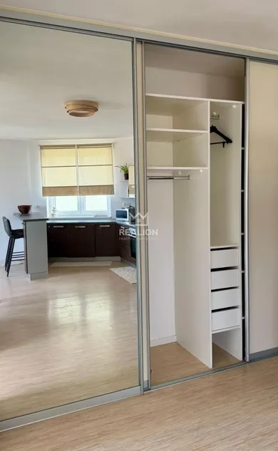 Na prenájom 2-izbový byt, 51 m², Bratislava-Petržalka, Bosáková 7