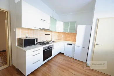 Na prenájom 3-izbový byt, 76 m², Bratislava-Nové Mesto, Kukučínova
