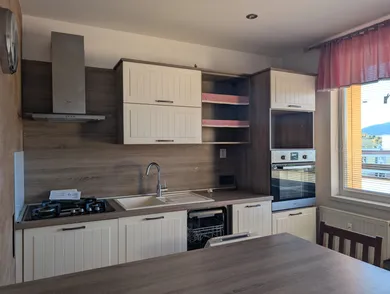 Na predaj 2-izbový byt, 63 m², Banská Bystrica, Javornícka