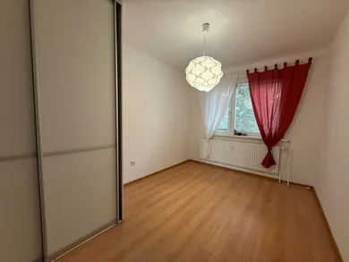 Na prenájom 3-izbový byt, 75 m², Bratislava-Karlova Ves