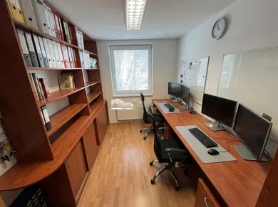 Na prenájom komerčné, 59 m², Svätý Jur, Pannónska