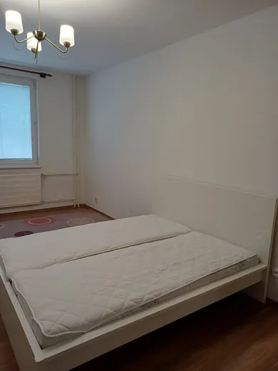 Na prenájom 2-izbový byt, 66 m², Holíč