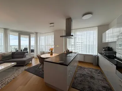 Na prenájom 3-izbový byt, 89 m², Bratislava-Staré Mesto, Landererova