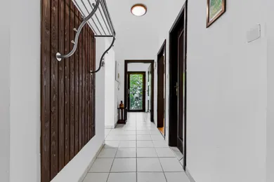 Na predaj 3-izbový dom, 130 m², Bratislava-Staré Mesto, Korabinského