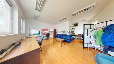 Na predaj objekt, 180 m², Bratislava-Nové Mesto, Elektrárenská
