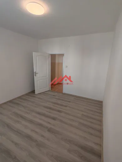 Na prenájom 3-izbový byt, 65 m², Bratislava-Ružinov, Poludníková