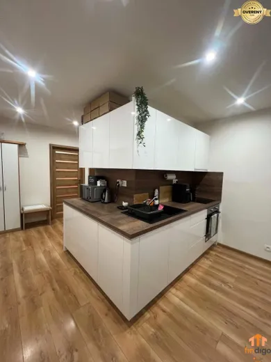 Квартири в оренду, 3-кімнатні, Nové Zámky · €680