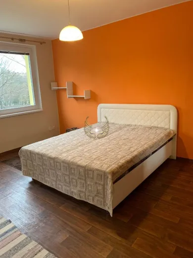 Na prenájom 1-izbový byt, 30 m², Bratislava-Karlova Ves, Tilgnerova