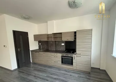 Na prenájom 2-izbový byt, 61 m², Nové Zámky