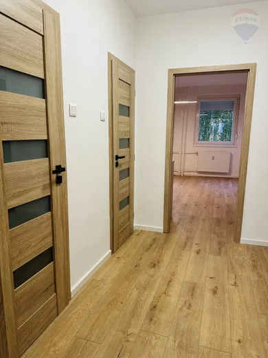 Na prenájom 2-izbový byt, 49 m², Dunajská Streda, Nám. priateľstva