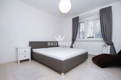 Na predaj 2-izbový byt, 65 m², Bratislava-Nové Mesto, Vajnorská
