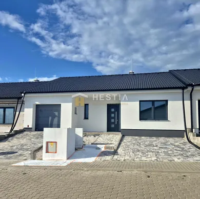 Domy na sprzedaż, 4-pokojowe, Hlboké · €209 900