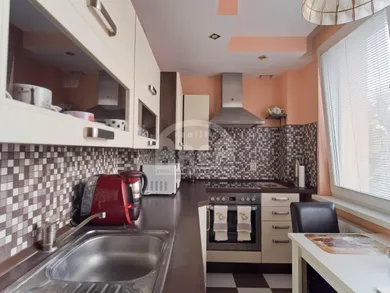 Na predaj 3-izbový byt, 70 m², Michalovce, -