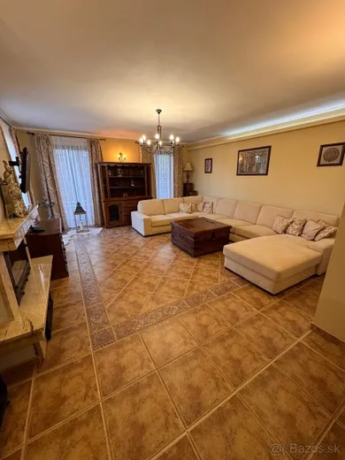 Na predaj rekreačný dom, 225 m², Vinné