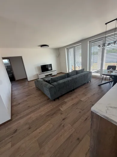 Na prenájom 4-izbový dom, 114 m², Nové Zámky, Platinová