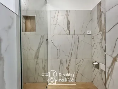 Na predaj 1-izbový byt, 34 m², Lučenec, Ulica V. V. Majakovského