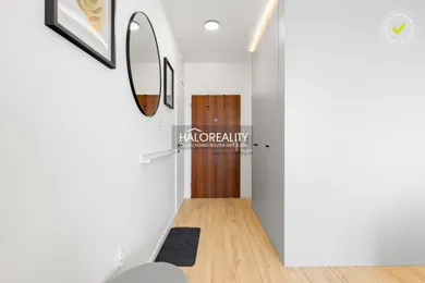 Na prenájom 1-izbový byt, 32 m², Galanta, Hodská