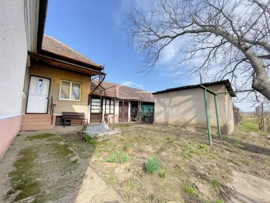Na predaj dom, 140 m², Bátorove Kosihy