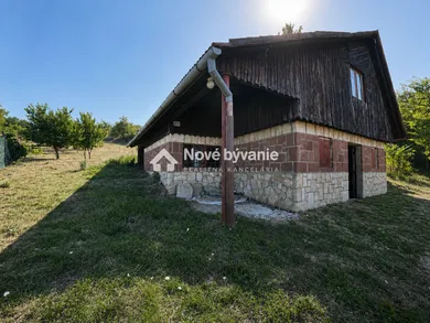 Domy rekreacyjne na sprzedaż, 3-pokojowe, Levice · €58 000