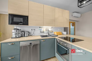 Na predaj 3-izbový byt, 77 m², Veľké Leváre, Závodská