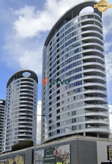 Na predaj 2-izbový byt, 67 m², Bratislava-Nové Mesto, Bajkalská