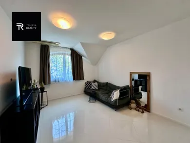 Na prenájom 3-izbový byt, 80 m², Ružindol, Družstevná