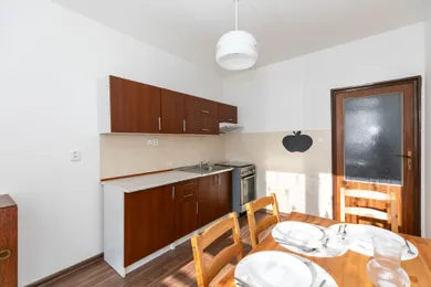 Byty na prenájom 3-izbový, Banská Bystrica · €650