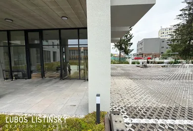 Na prenájom komerčné, 79 m², Poprad, Štefánikova
