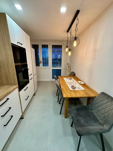Mieszkania na wynajem, 3-pokojowe, Trnava · €700