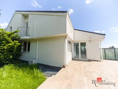 Na prenájom dom, 400 m², Bratislava-Nové Mesto, Ôsma